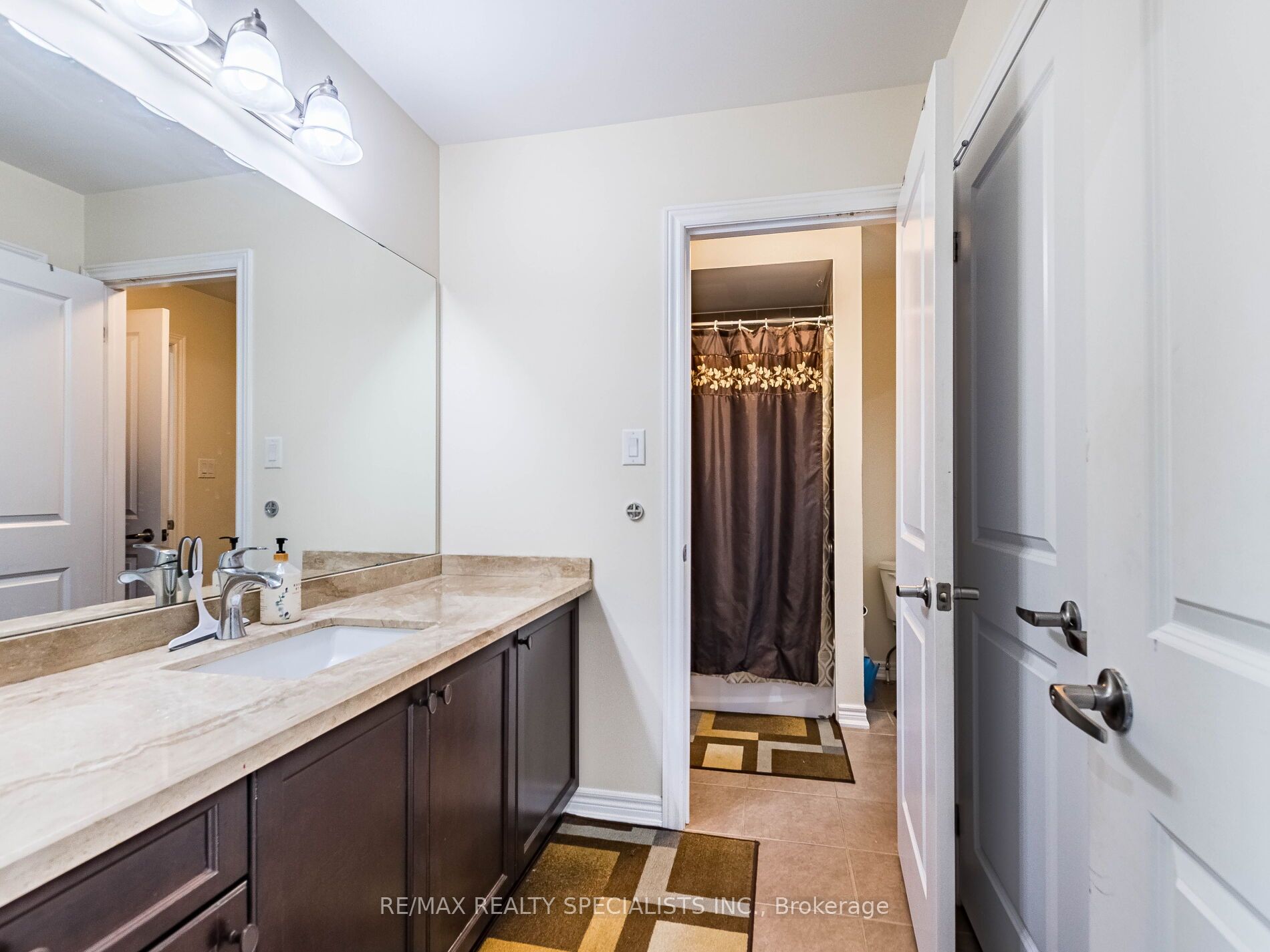 68 Antibes Drive Property Photo 36