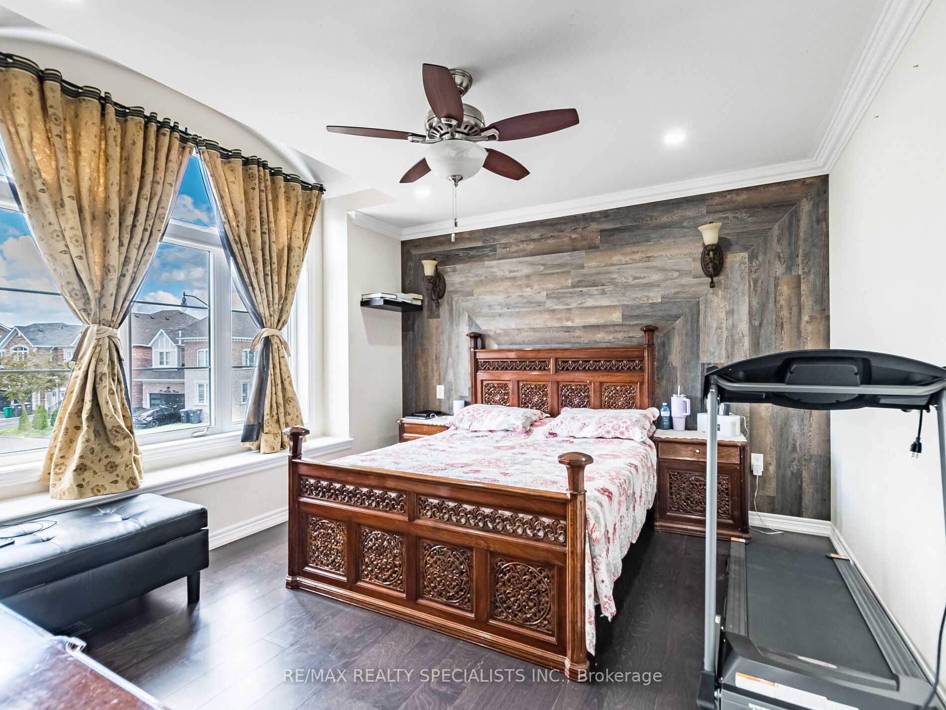 68 Antibes Drive Property Photo 40