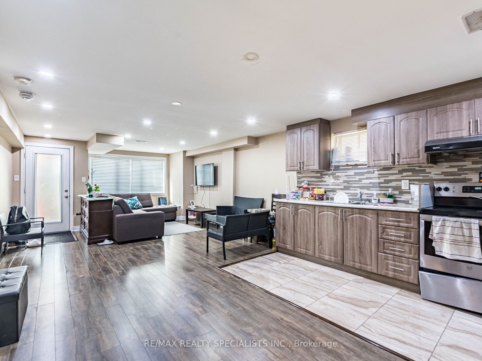 68 Antibes Drive Property Photo 42