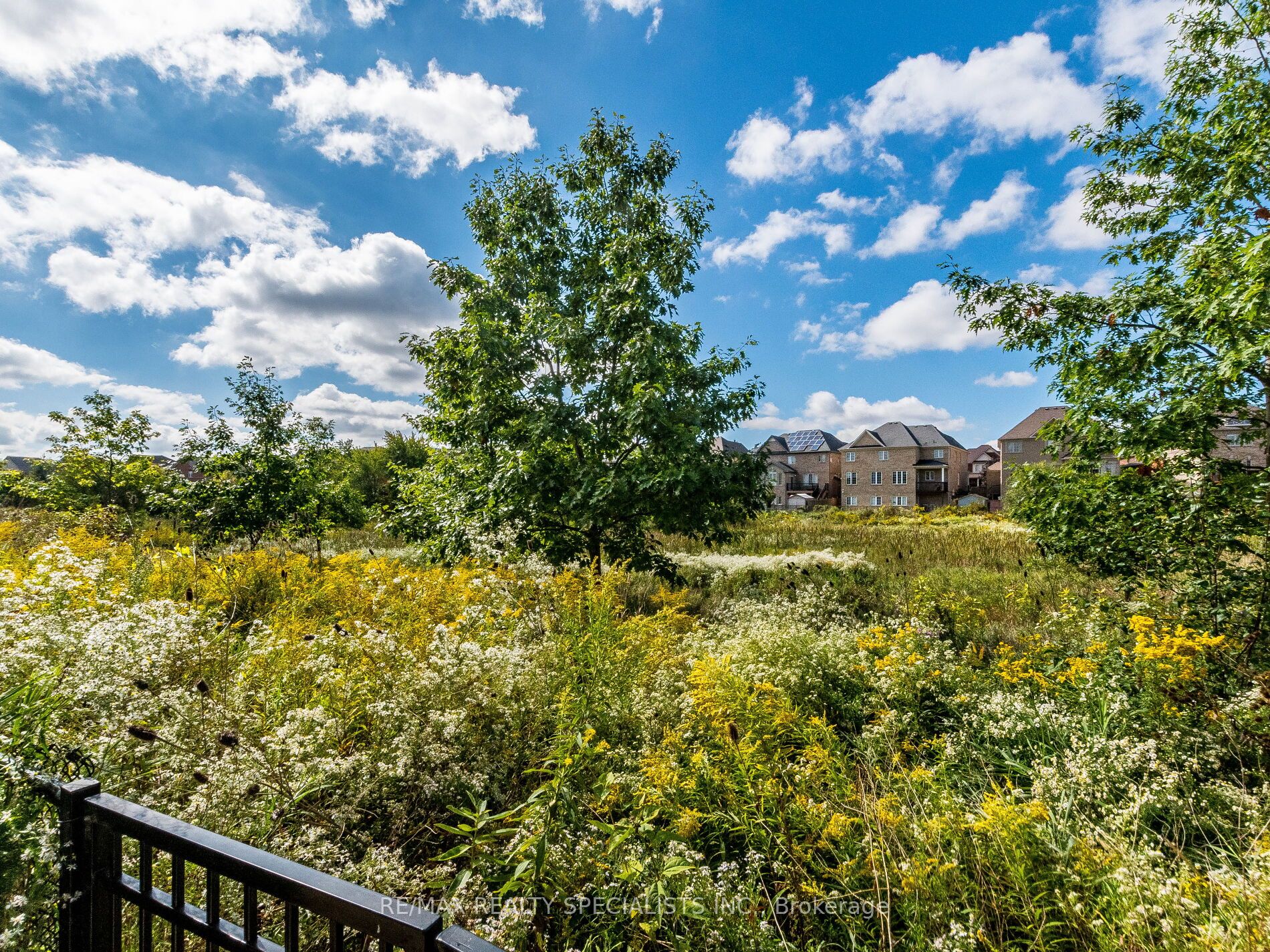 68 Antibes Drive Property Photo 44