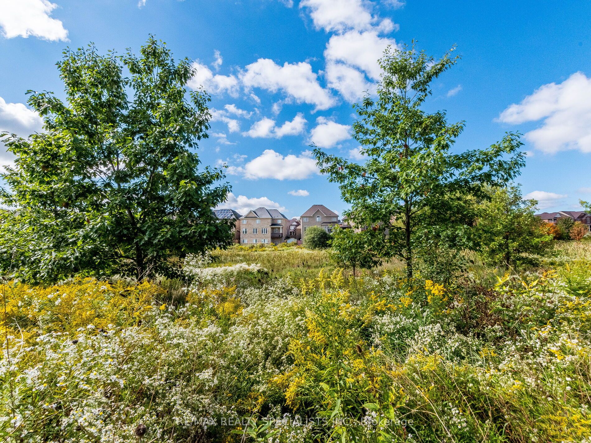 68 Antibes Drive Property Photo 45