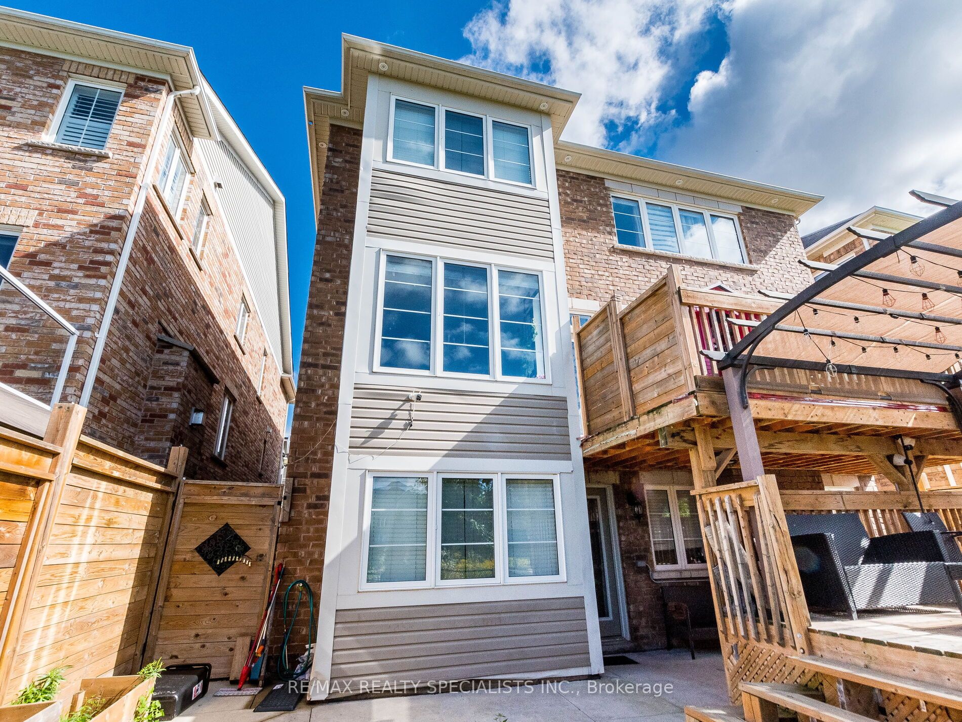 68 Antibes Drive Property Photo 47