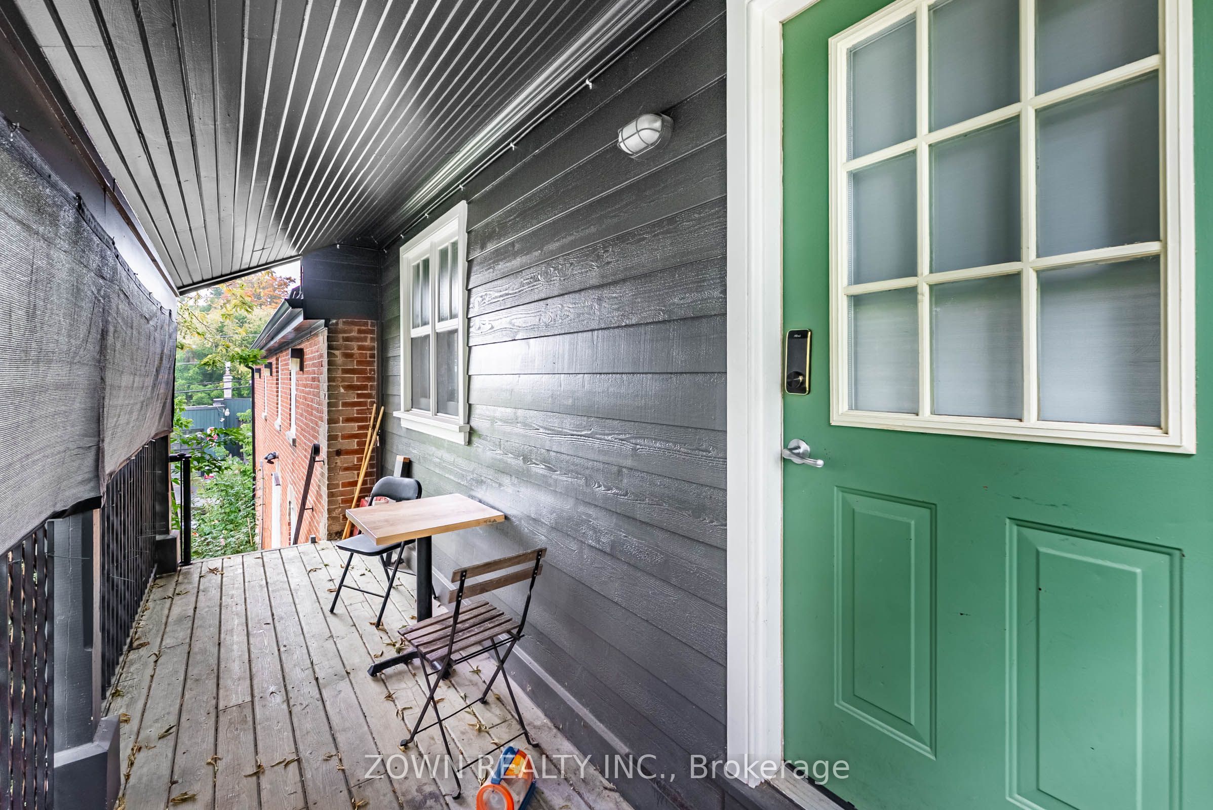 17277 Old Main Street Upper Property Photo 2