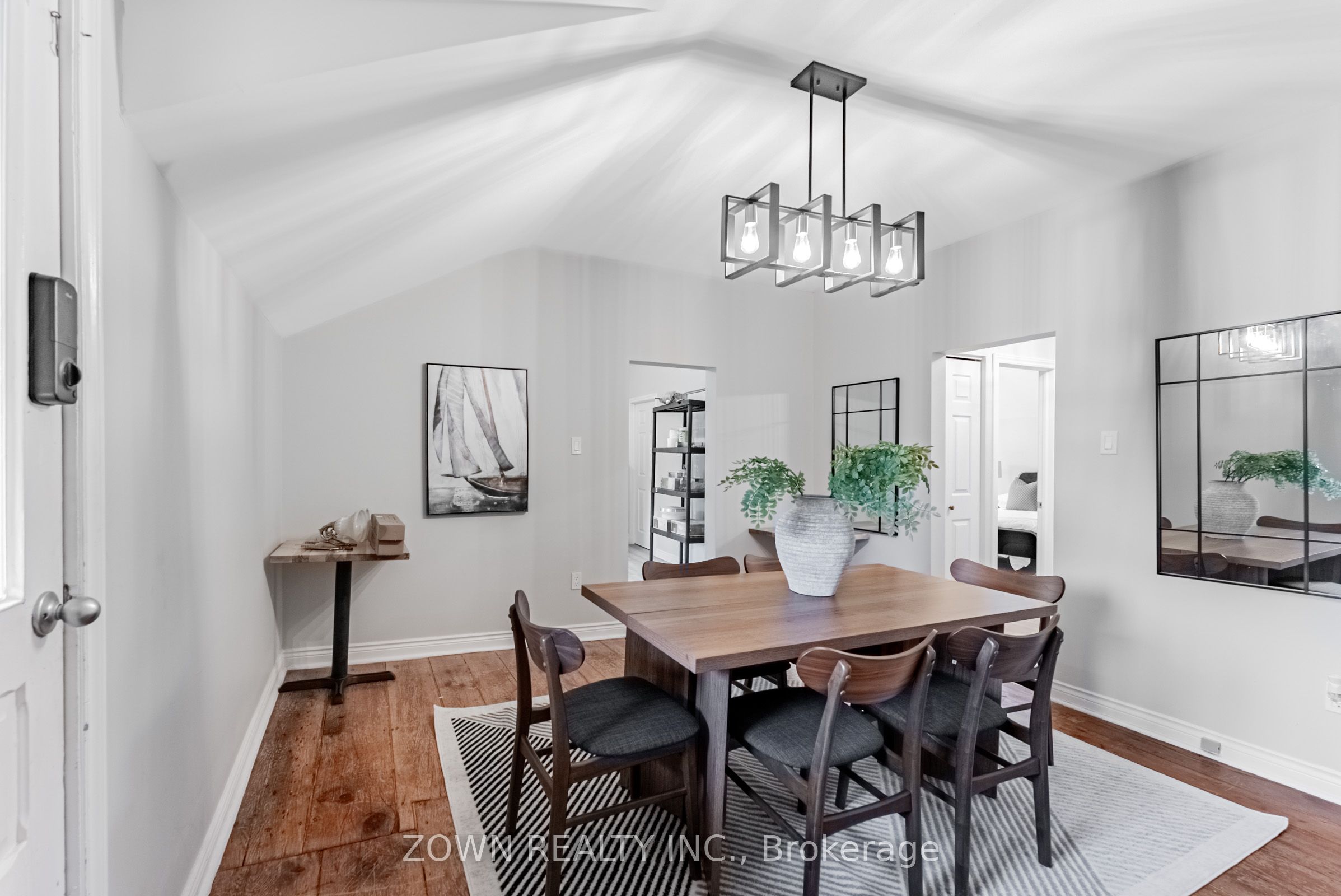 17277 Old Main Street Upper Property Photo 4