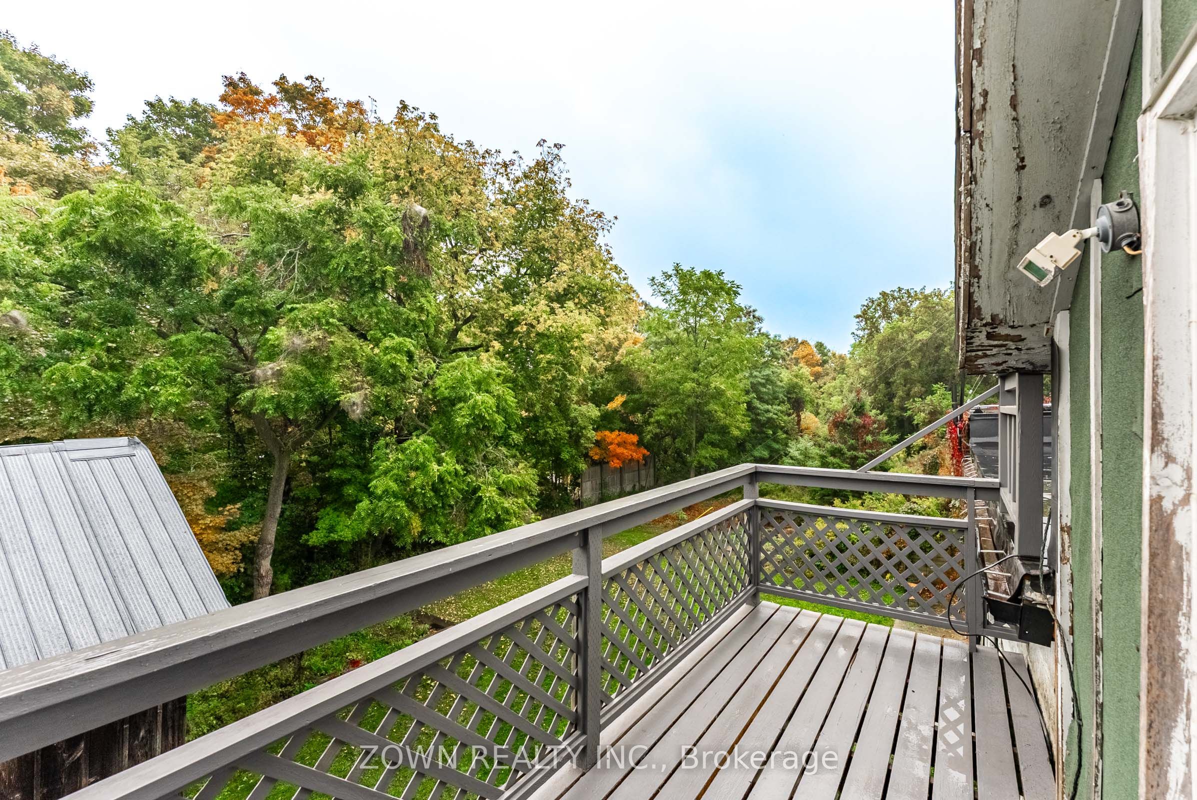 17277 Old Main Street Upper Property Photo 18