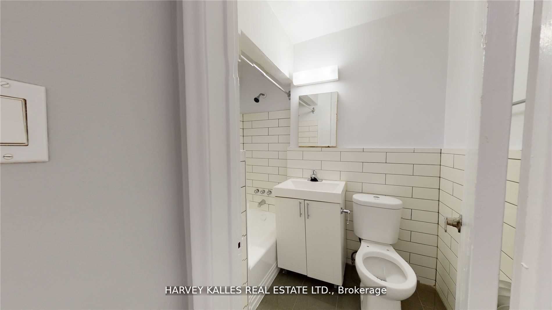 2 Greentree Court 104 Property Photo 13