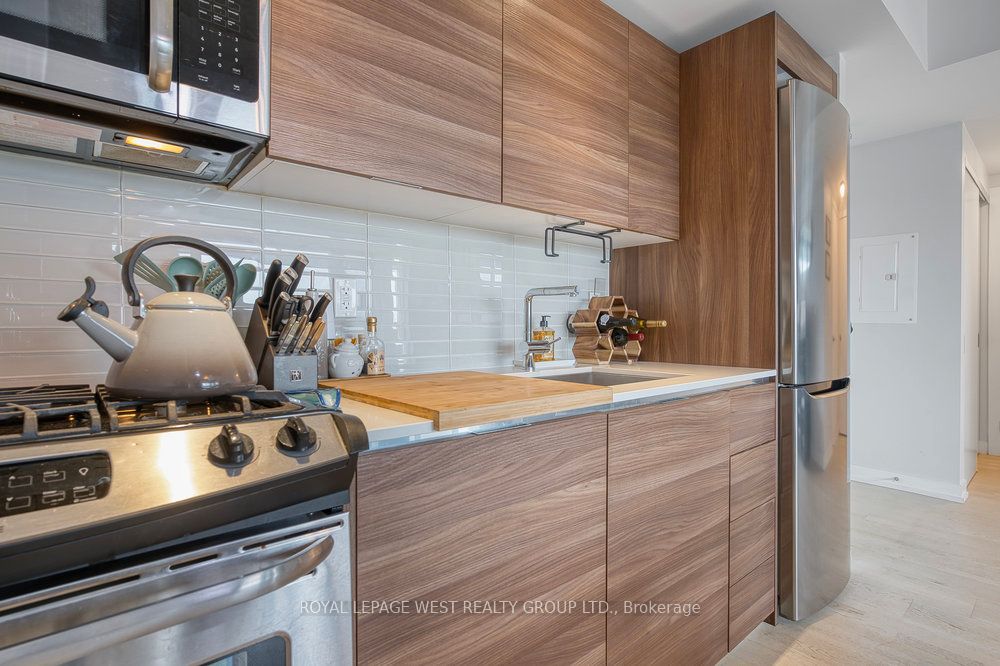 51 Lady Bank Road 301 Property Photo 16