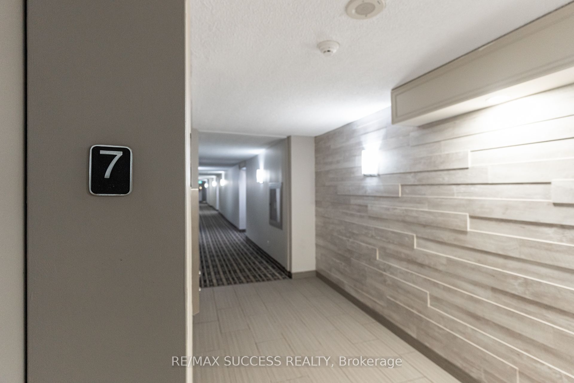 145 Hillcrest Avenue 713 Property Photo 3