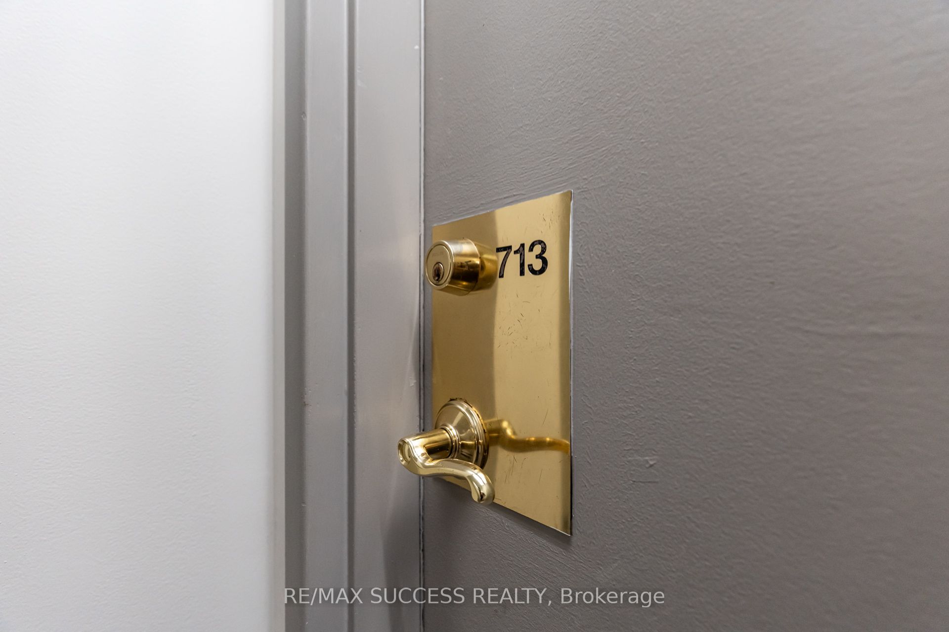 145 Hillcrest Avenue 713 Property Photo 5