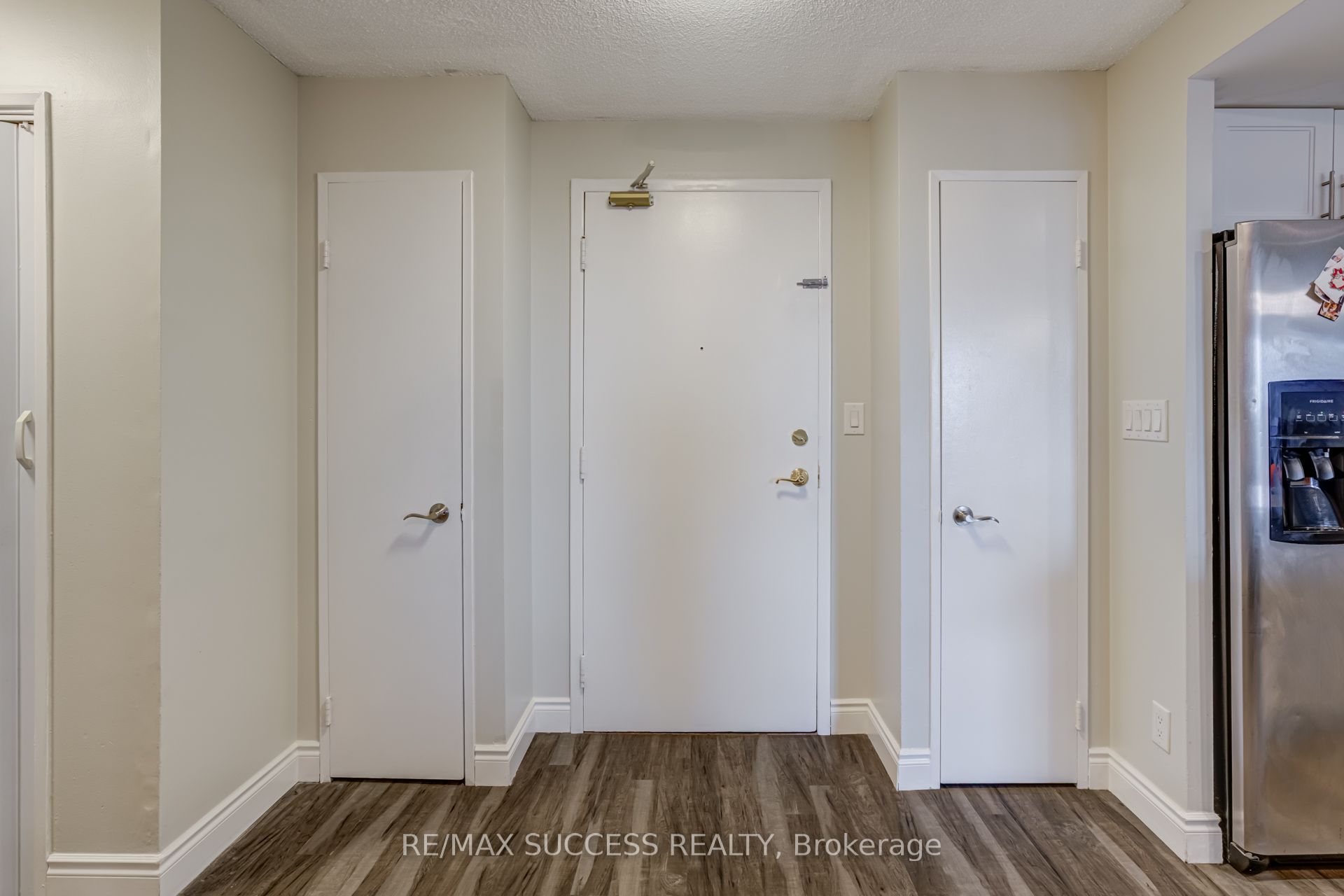 145 Hillcrest Avenue 713 Property Photo 6