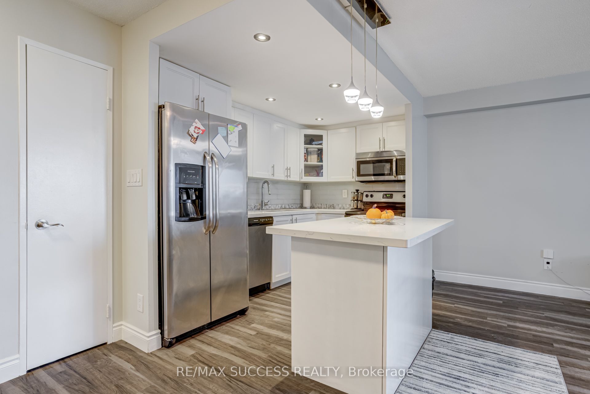 145 Hillcrest Avenue 713 Property Photo 8