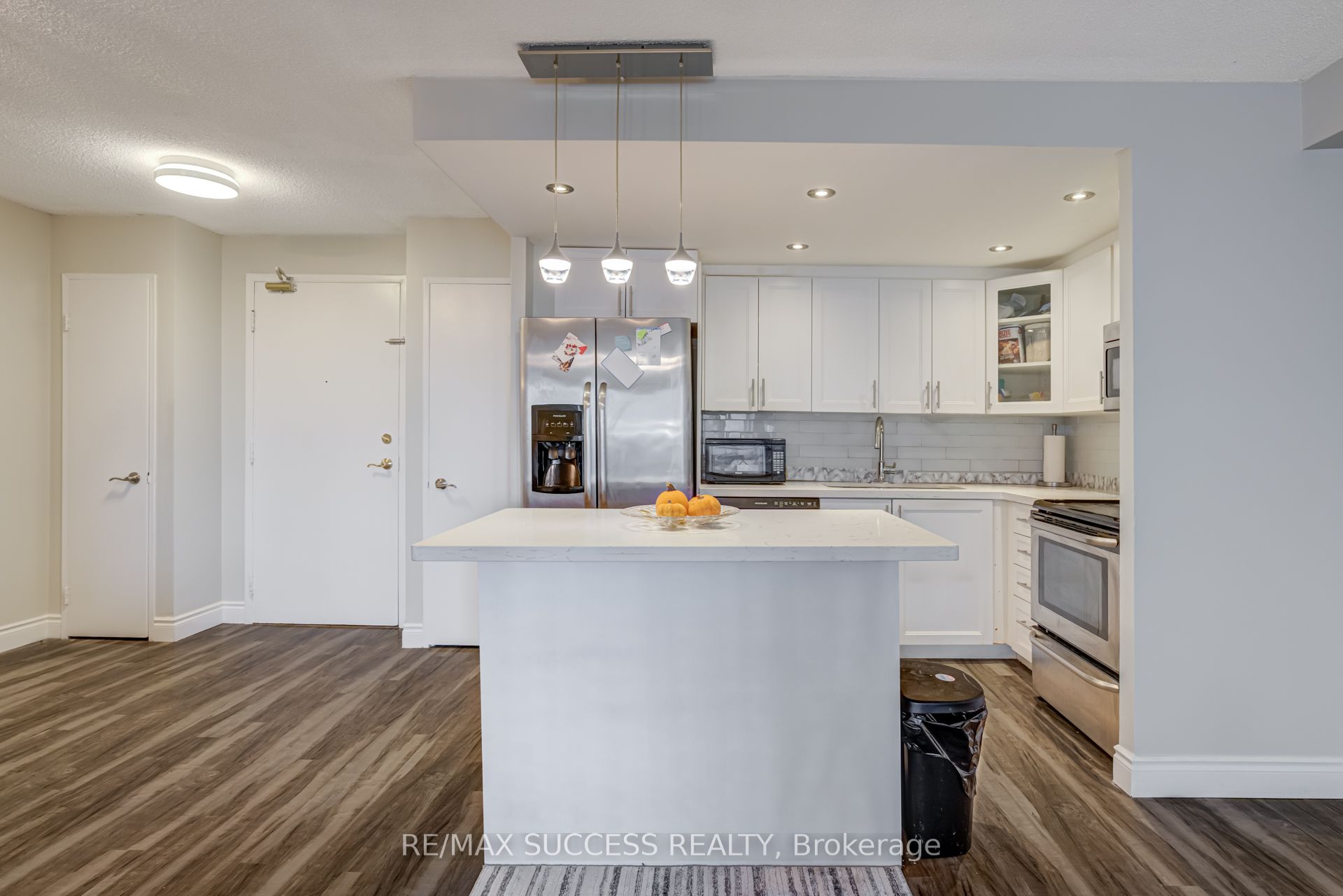 145 Hillcrest Avenue 713 Property Photo 9