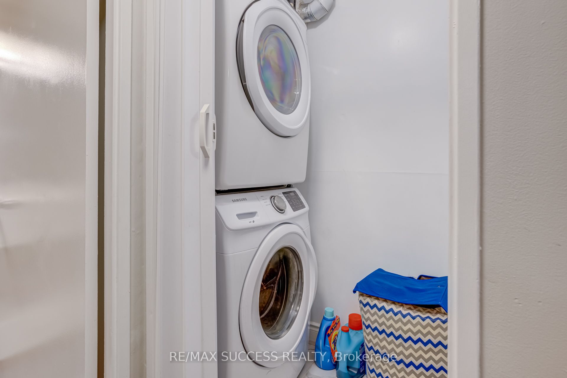 145 Hillcrest Avenue 713 Property Photo 23