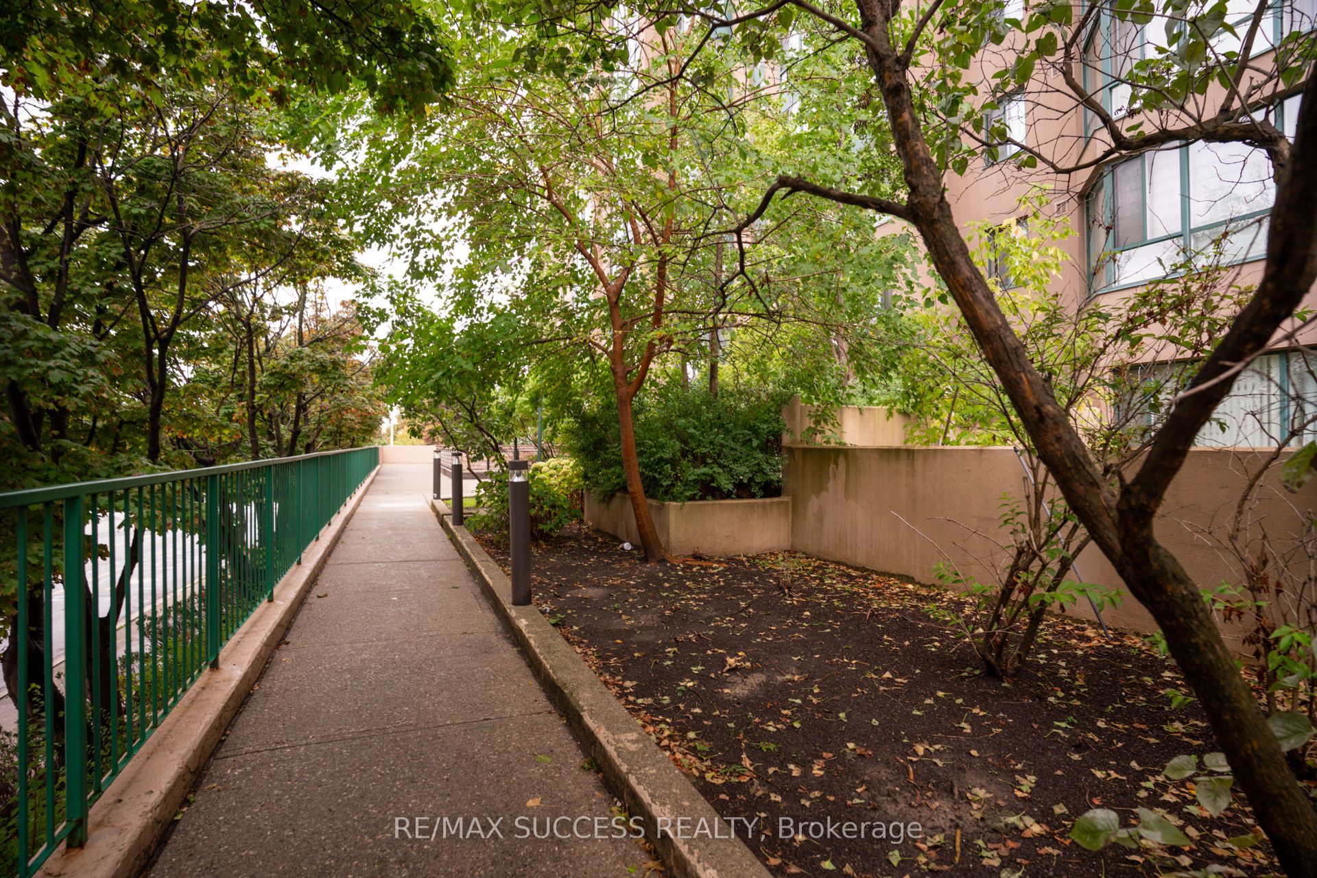 145 Hillcrest Avenue 713 Property Photo 26