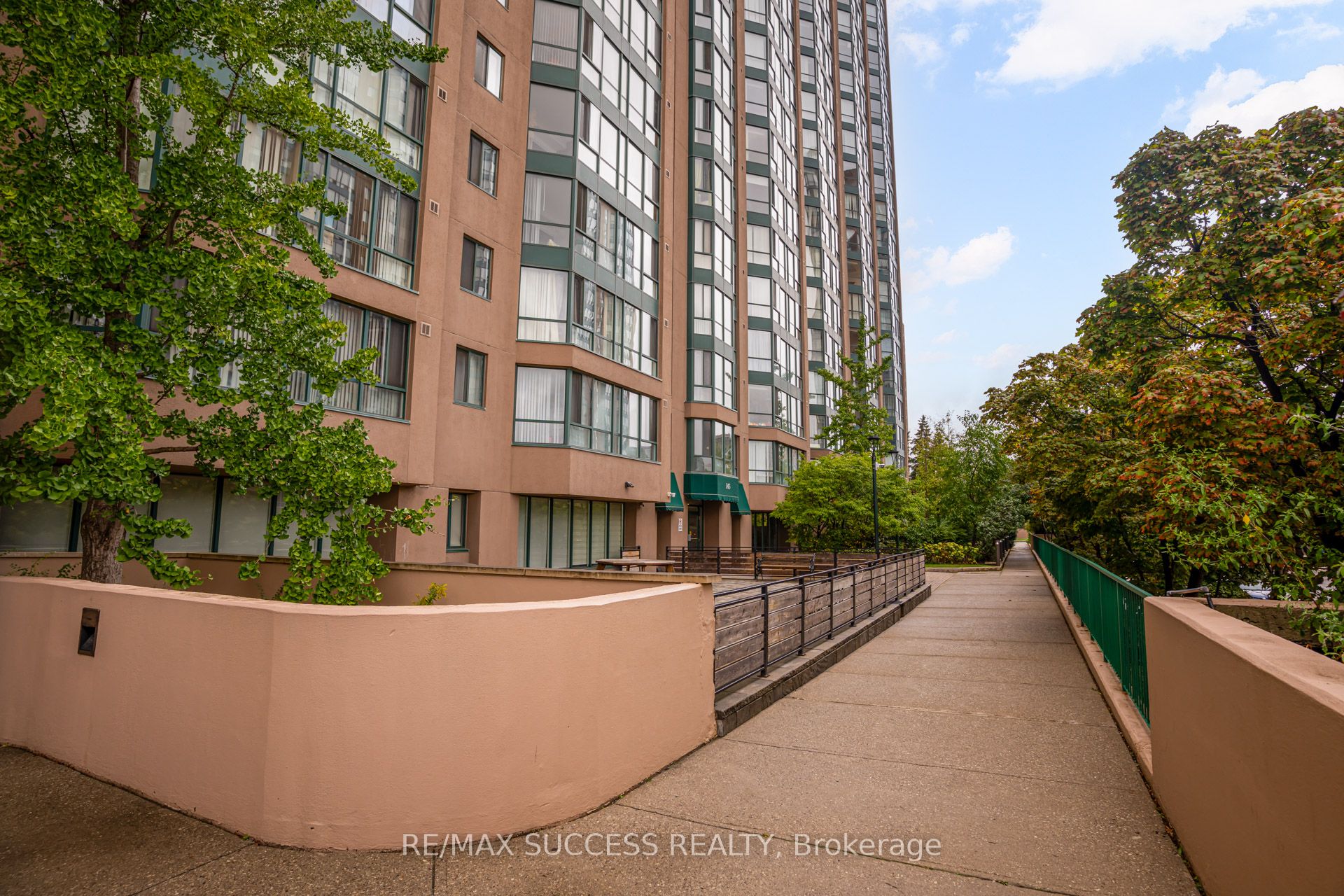 145 Hillcrest Avenue 713 Property Photo 28