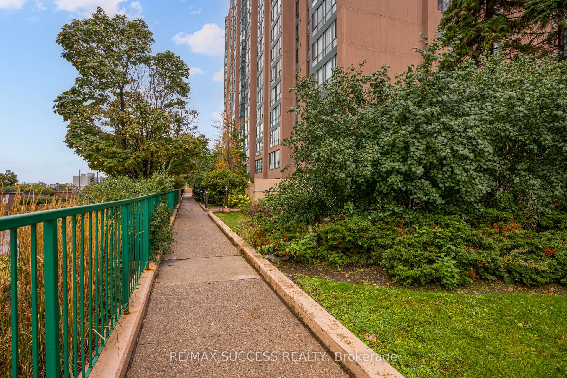 145 Hillcrest Avenue 713 Property Photo 30