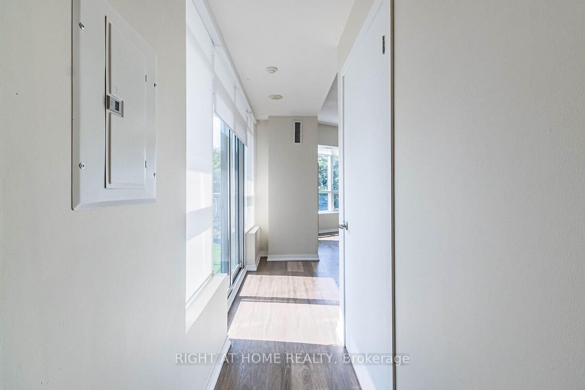 38 Joe Shuster Way 318 Property Photo 5