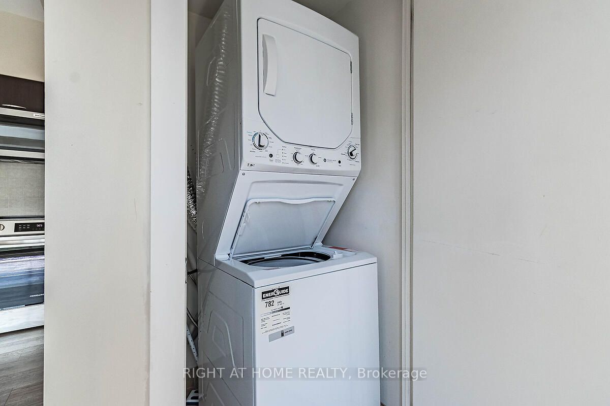 38 Joe Shuster Way 318 Property Photo 6