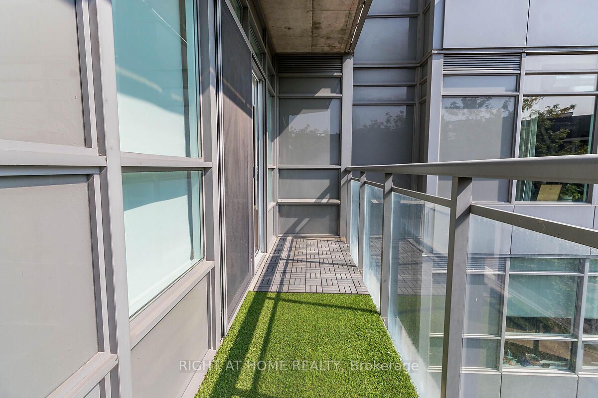 38 Joe Shuster Way 318 Property Photo 18