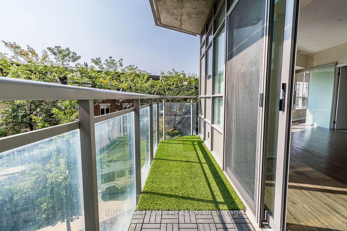 38 Joe Shuster Way 318 Property Photo 19