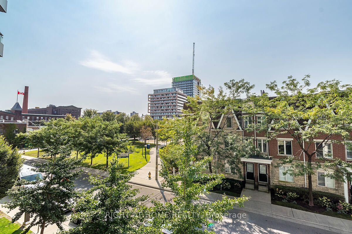 38 Joe Shuster Way 318 Property Photo 20