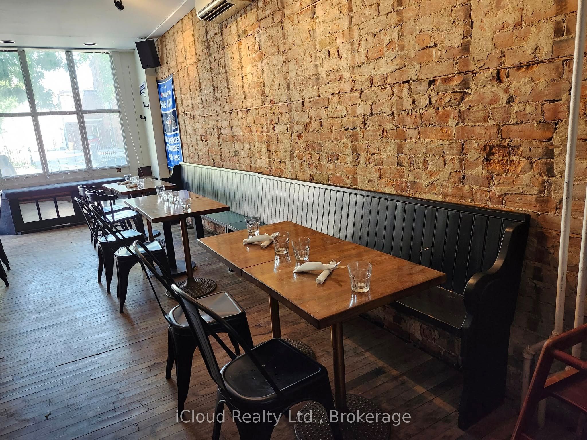 W12431555 Property Photo 8