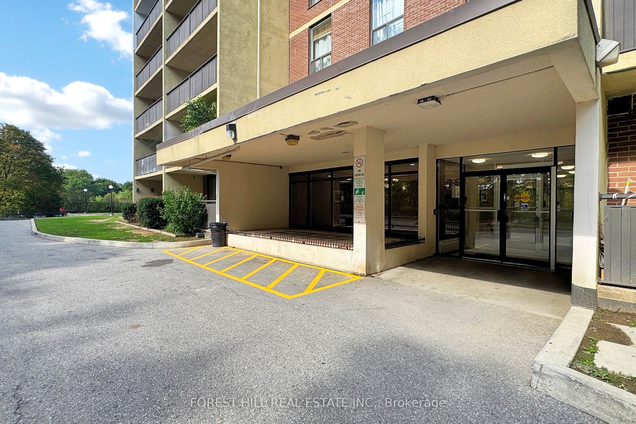 15 London Green Court 308 Property Photo 5