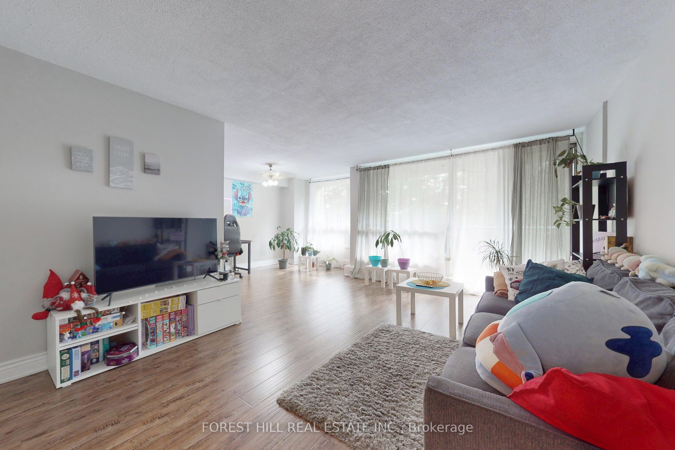 15 London Green Court 308 Property Photo 12