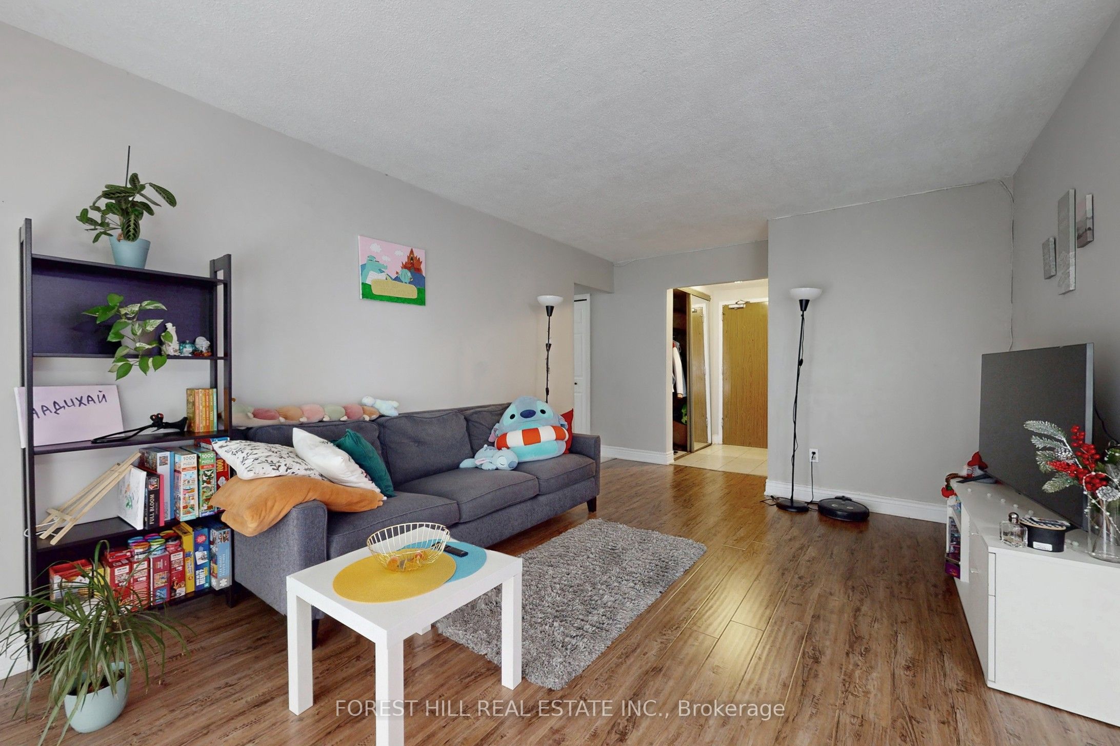 15 London Green Court 308 Property Photo 13