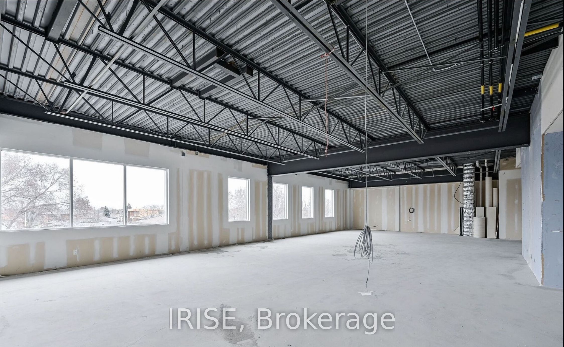 358 Speers Rd Property Photo 11