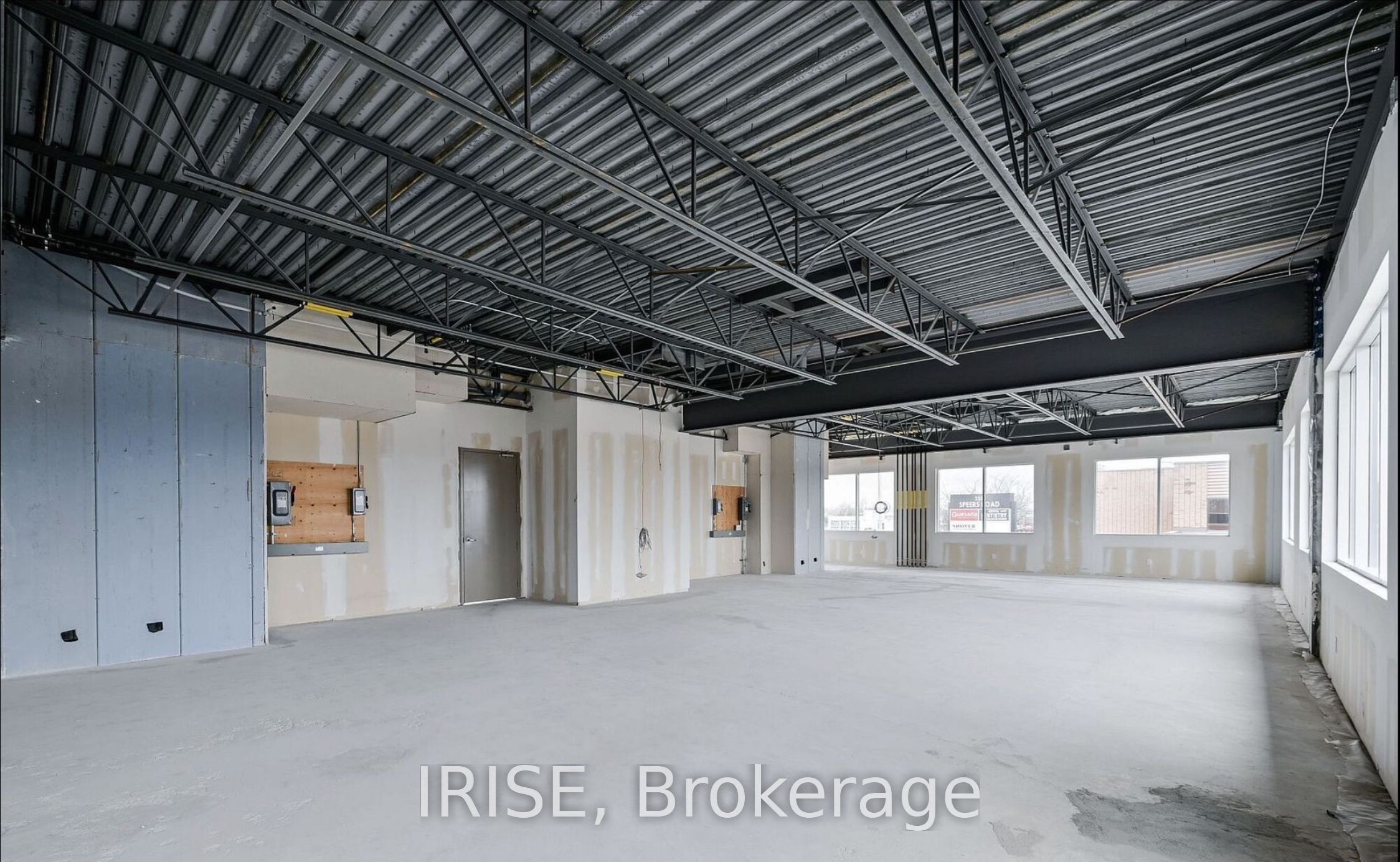 358 Speers Rd Property Photo 16