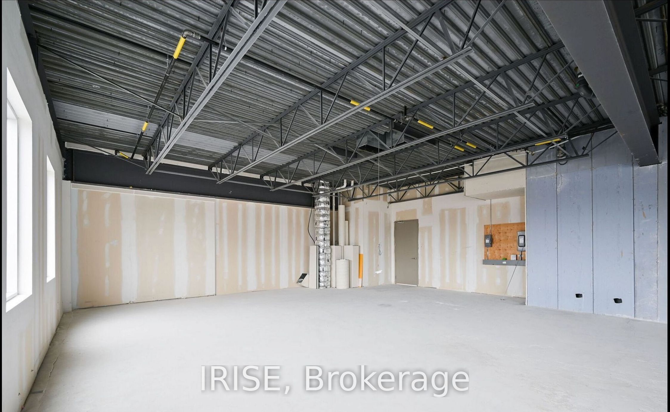 358 Speers Rd Property Photo 21