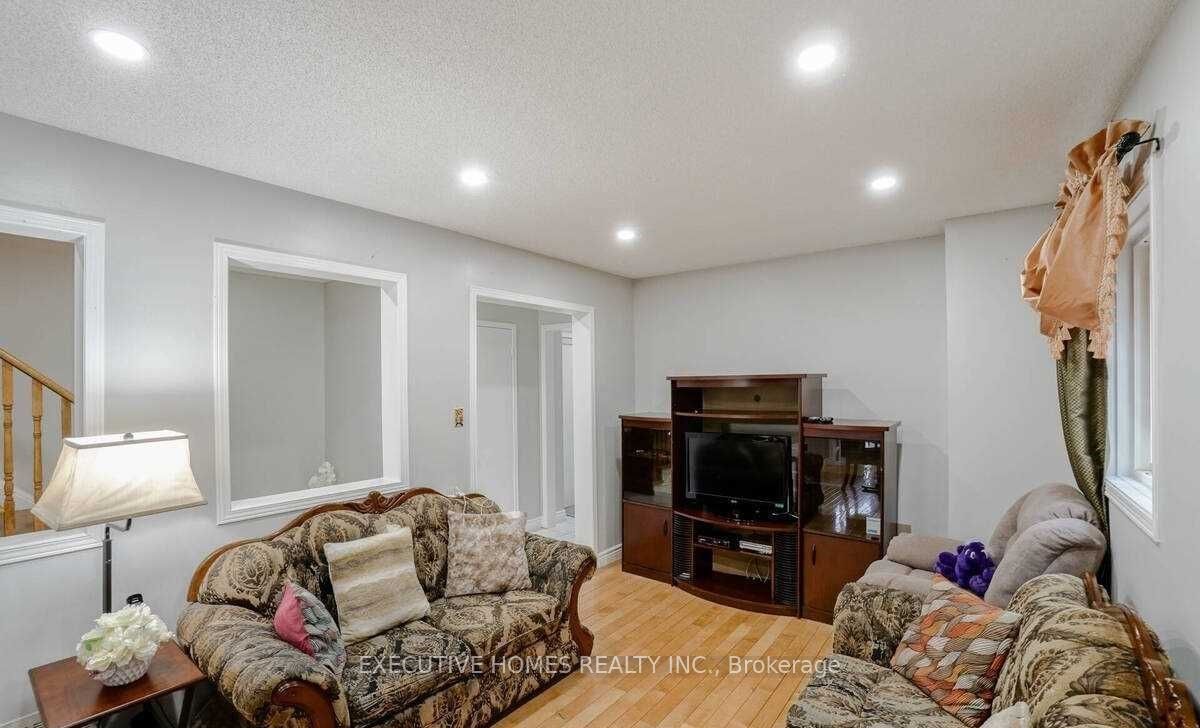 114 Toba Crescent Property Photo 6