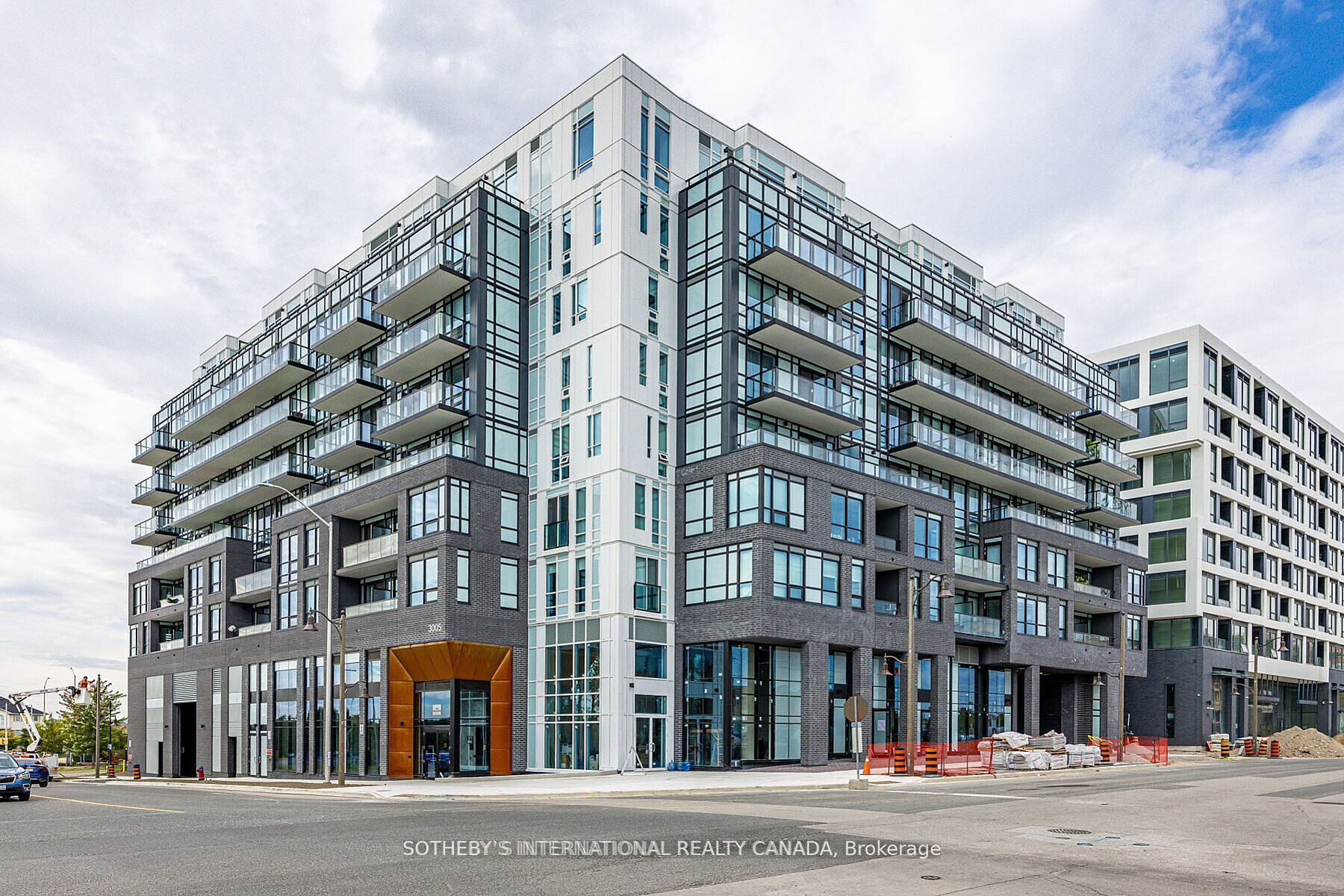 3005 PINE GLEN Road PH809 Property Photo 1