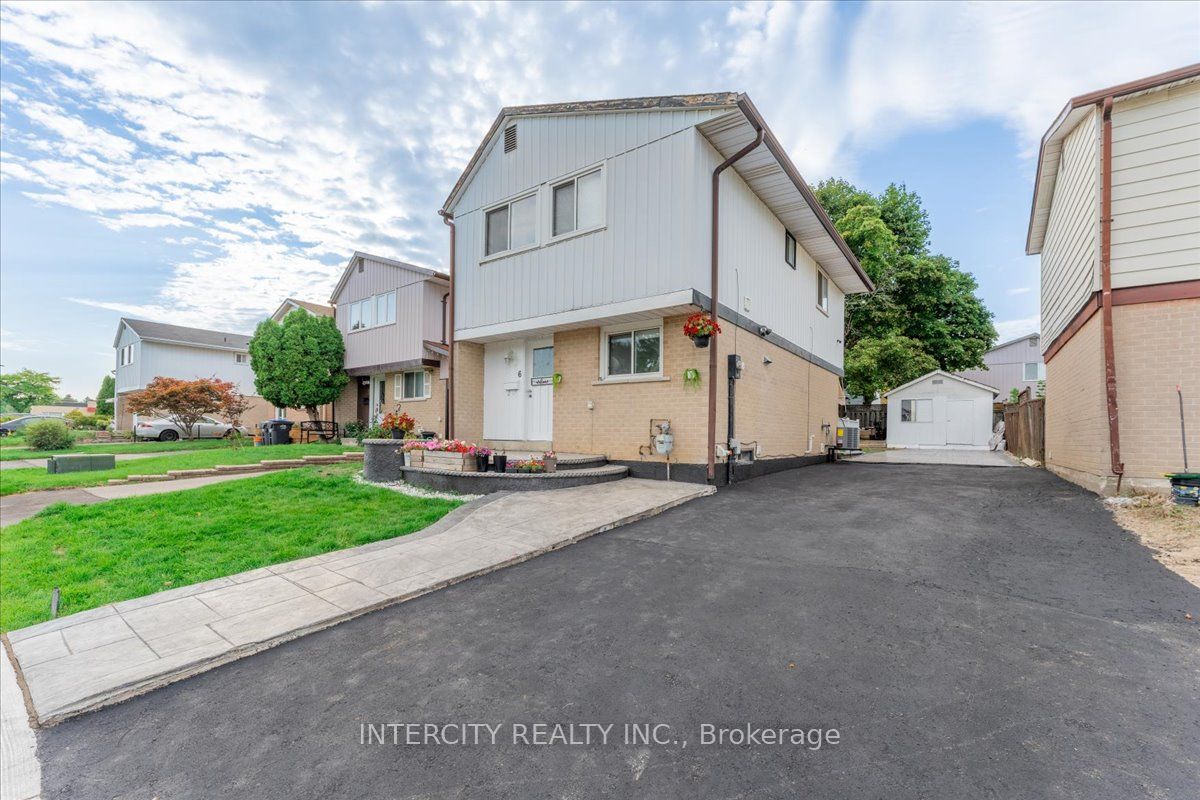 6 Hedley Court Property Photo 2