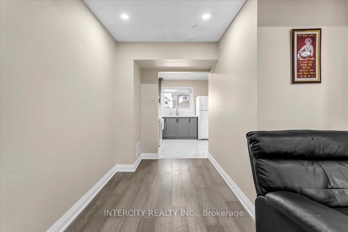 6 Hedley Court Property Photo 11