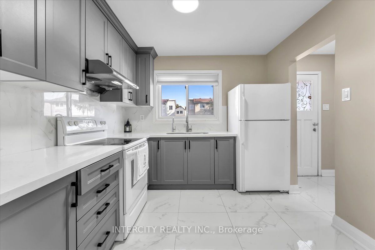 6 Hedley Court Property Photo 12