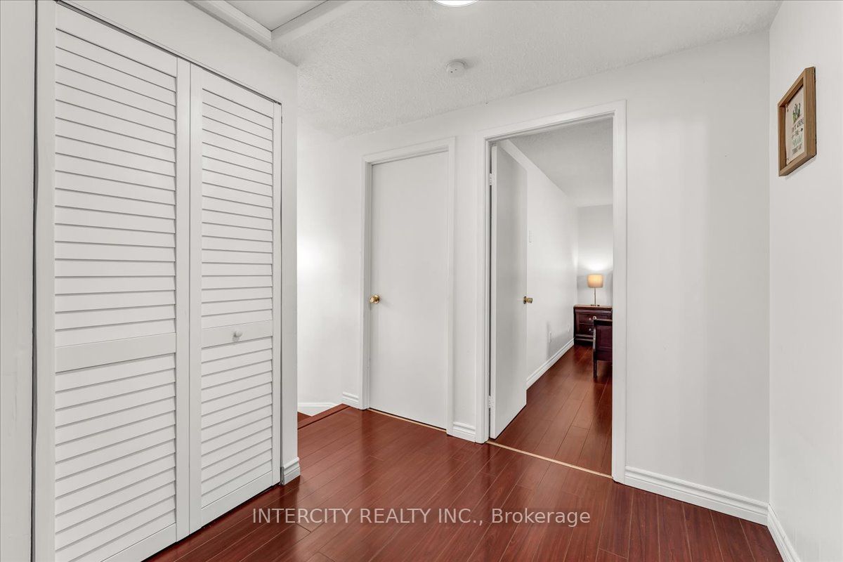 6 Hedley Court Property Photo 18