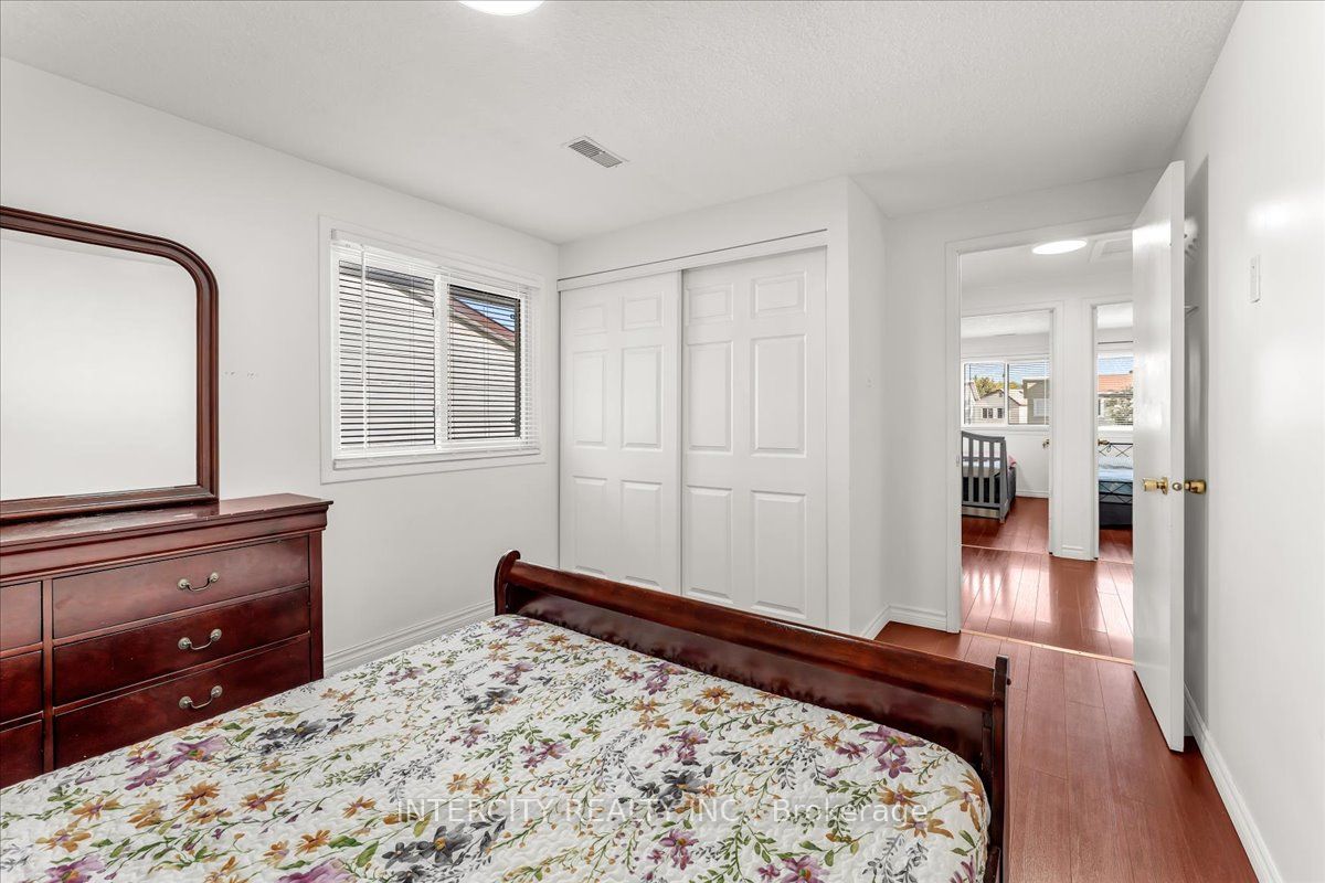 6 Hedley Court Property Photo 20