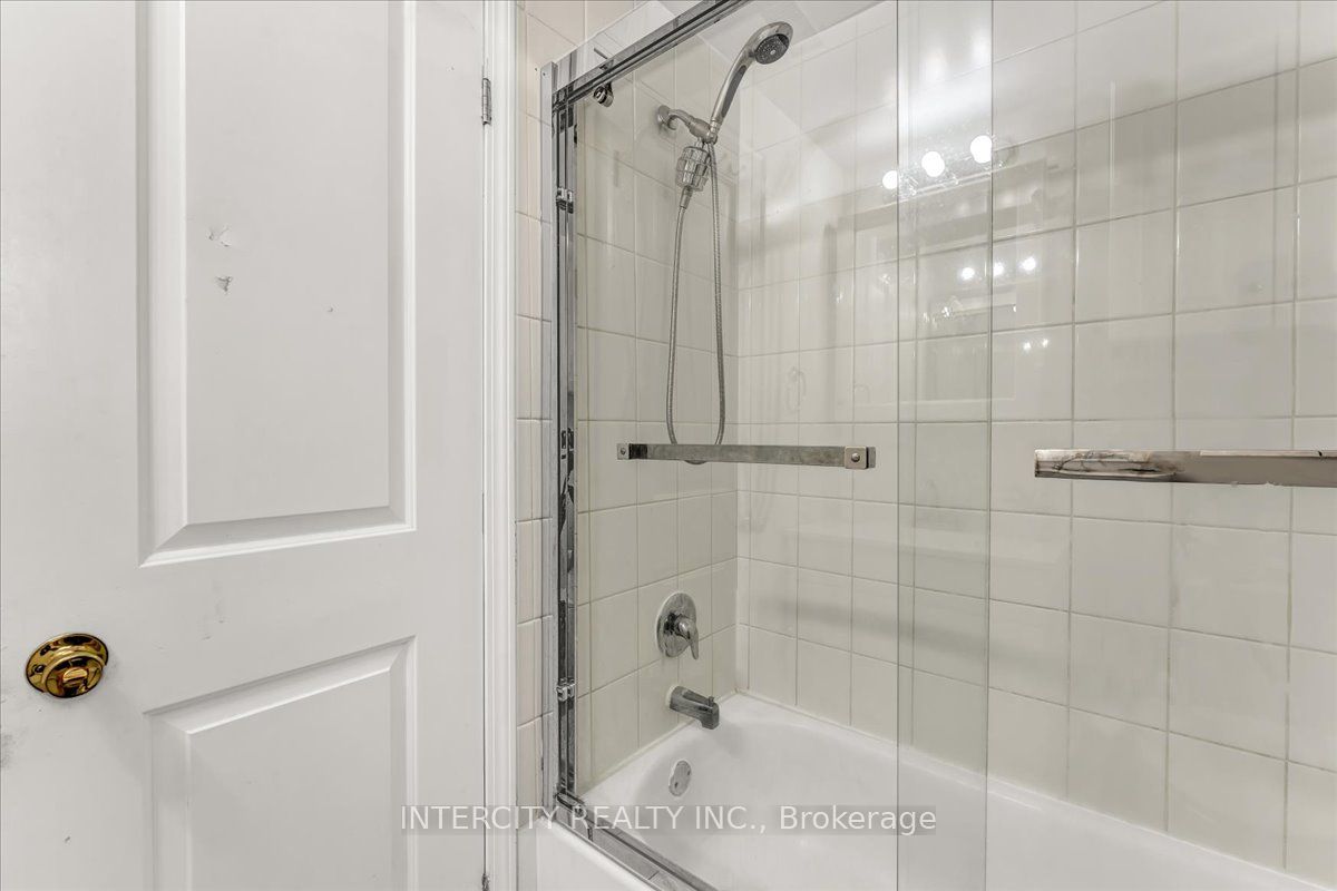 6 Hedley Court Property Photo 27