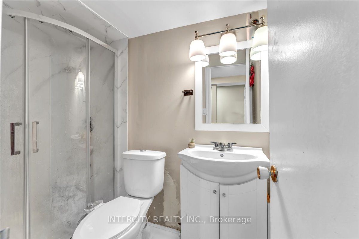 6 Hedley Court Property Photo 30