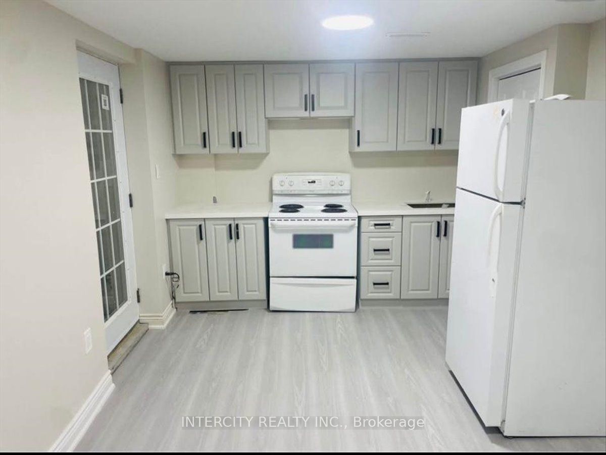 6 Hedley Court Property Photo 31