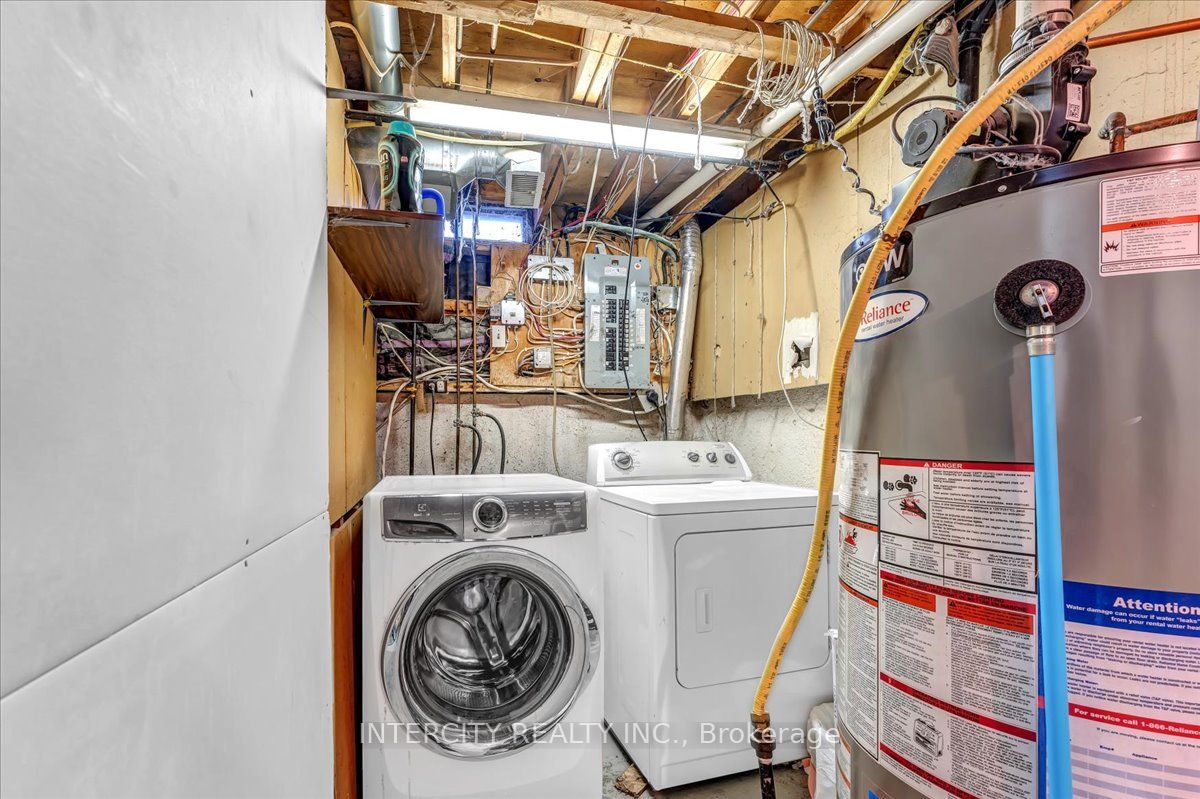 6 Hedley Court Property Photo 33