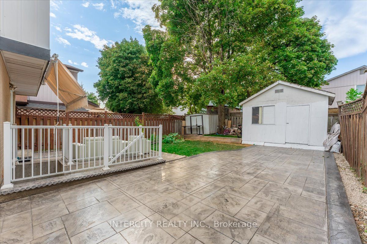 6 Hedley Court Property Photo 34