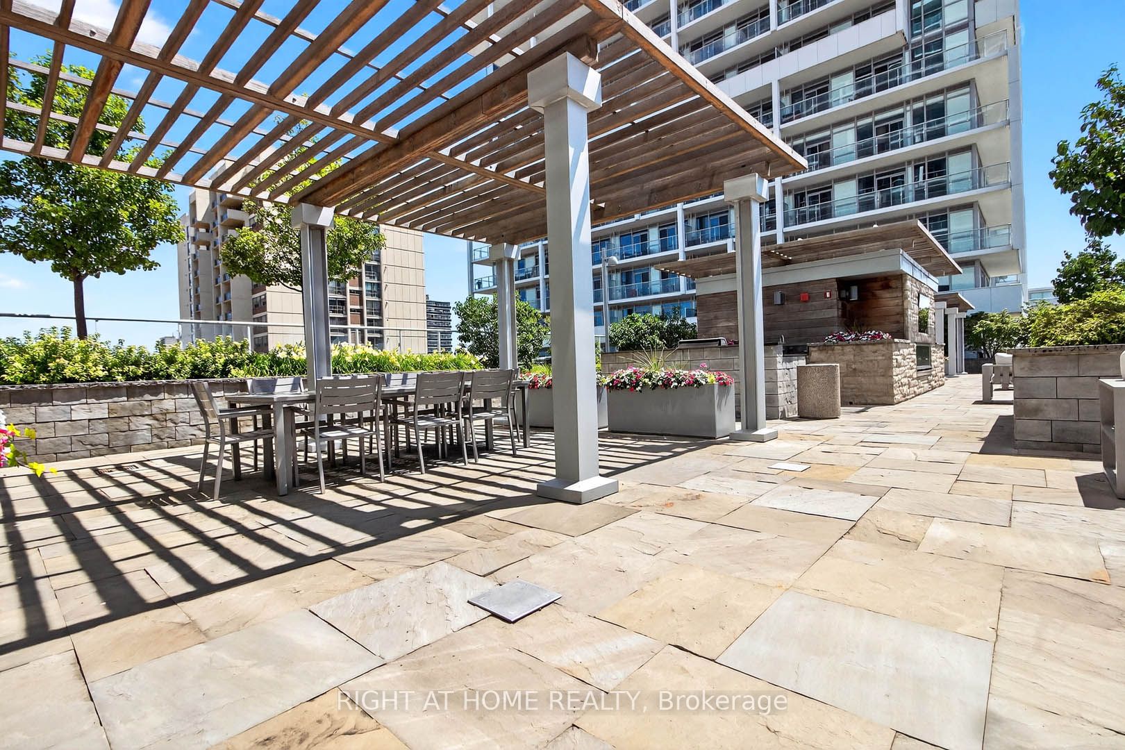 65 Speers Road 607 Property Photo 15