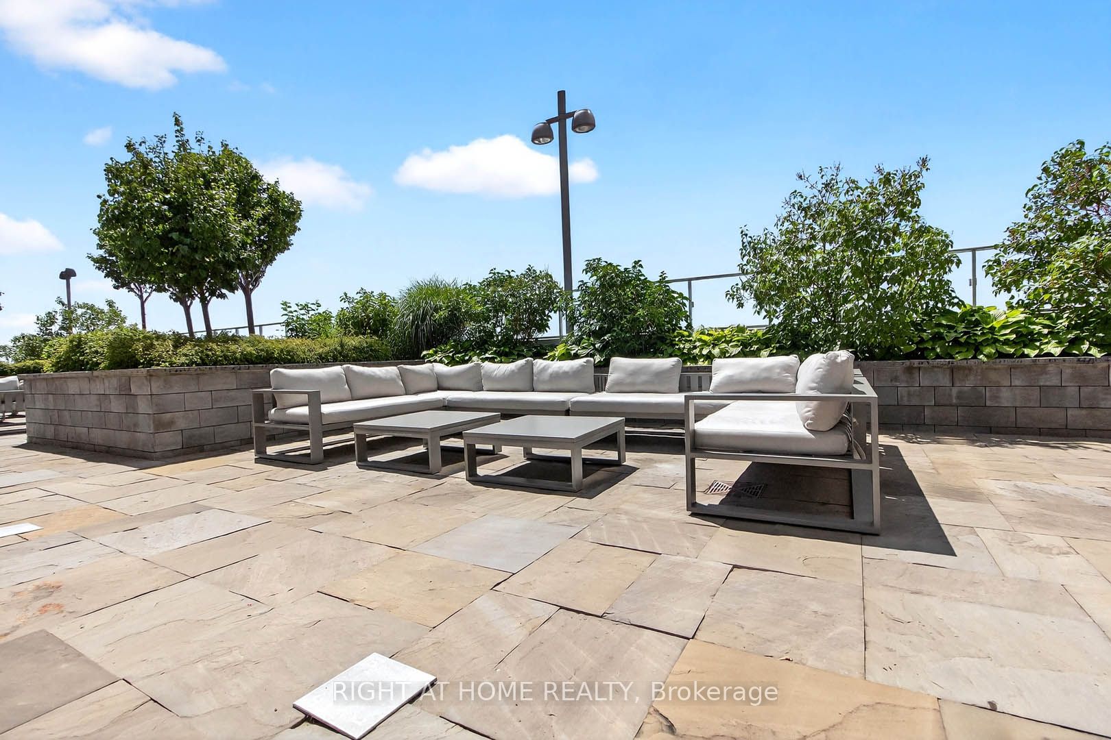 65 Speers Road 607 Property Photo 16