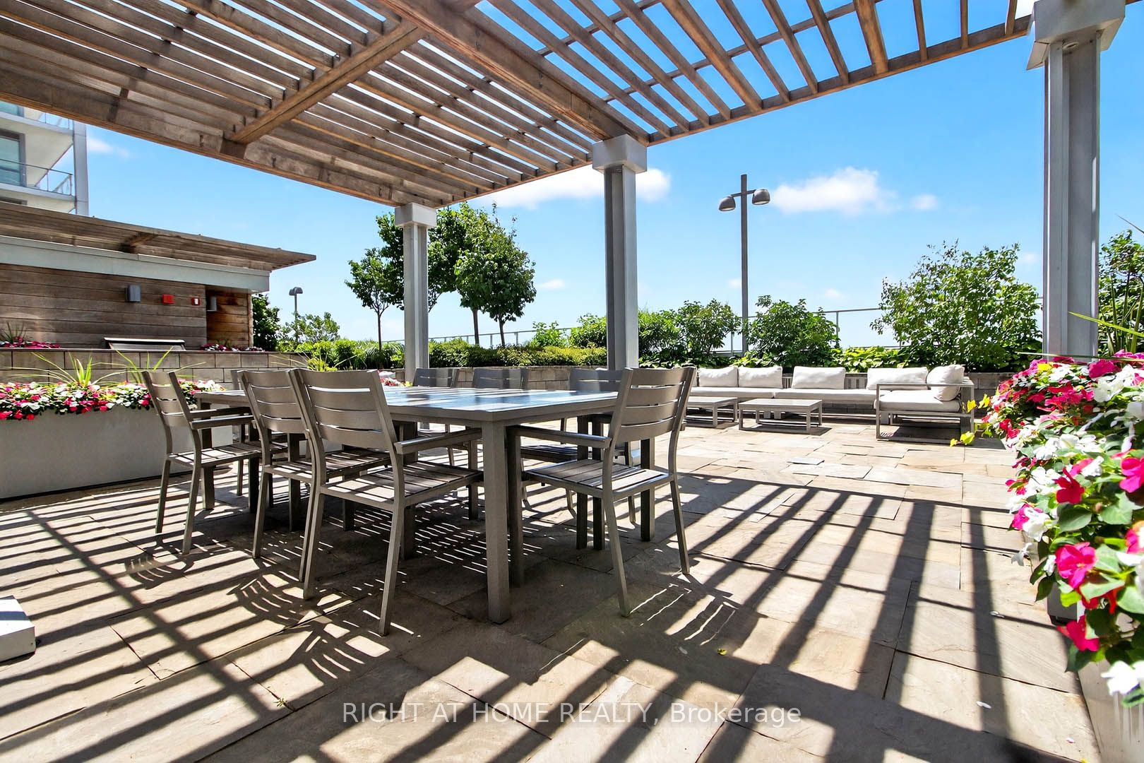 65 Speers Road 607 Property Photo 17