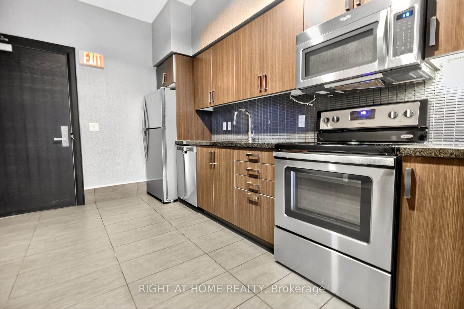 65 Speers Road 607 Property Photo 36