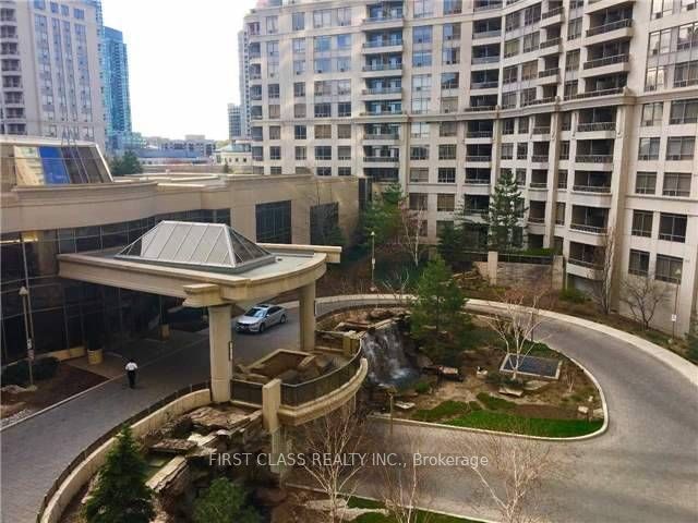 3880 Duke Of York Boulevard 1612 Property Photo 3