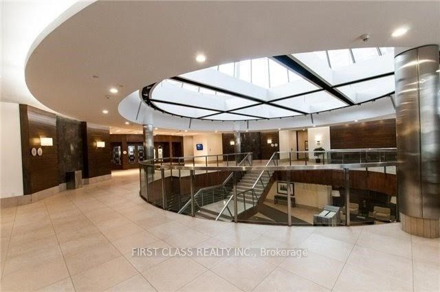 3880 Duke Of York Boulevard 1612 Property Photo 6